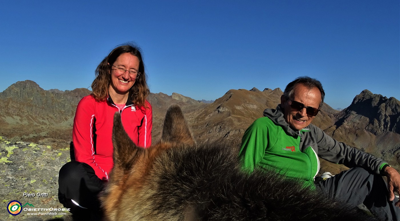 90 In vetta al Pizzo delle Orobie (2340 m).JPG -                                